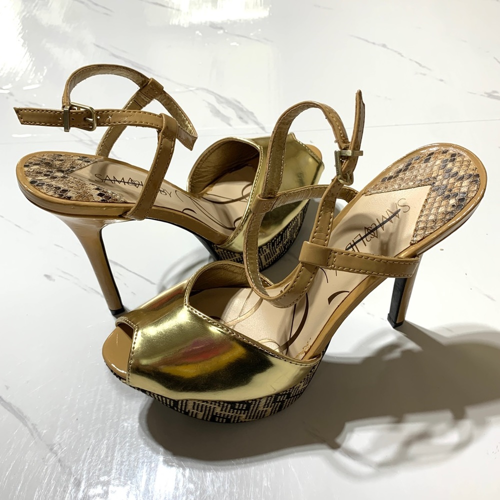 NWOT SAM & LIBBY Gold Pattern Platform High Heeled Sandals Sz 7.5
